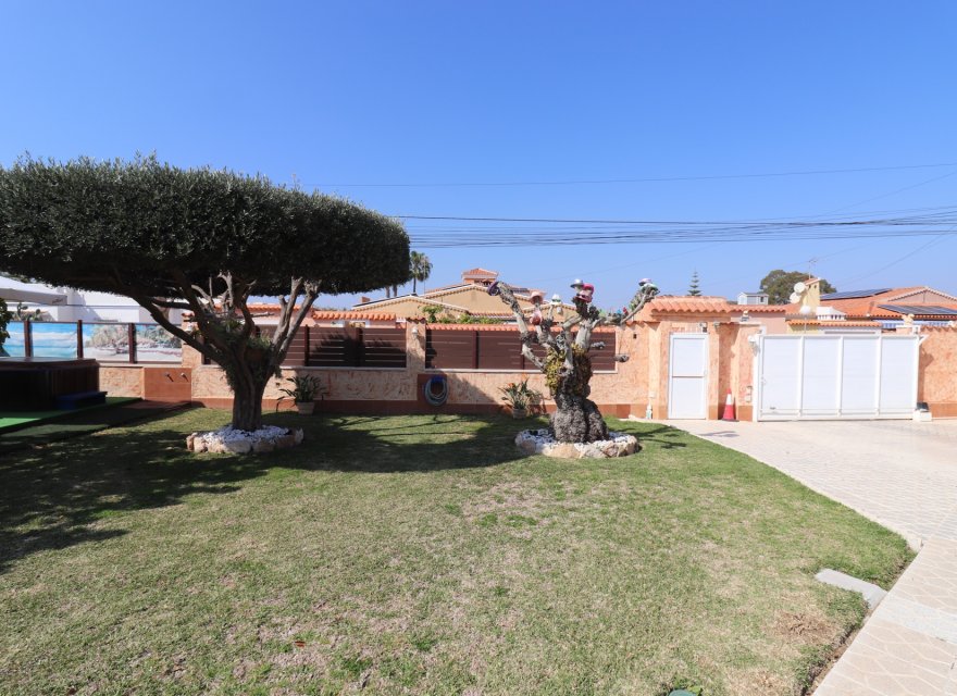 Resale - Villa - Torrevieja - Chaparral