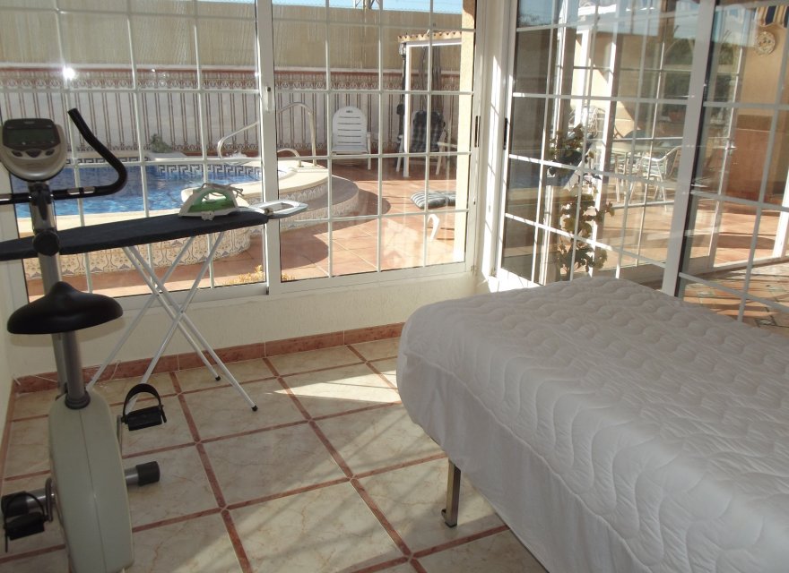 Resale - Villa - Torrevieja - El Chaparral