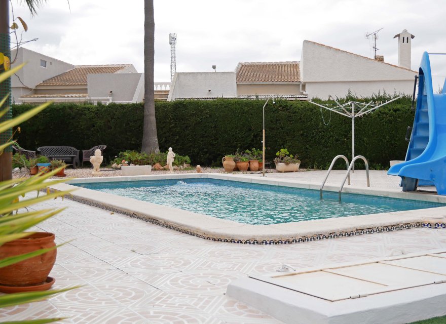 Resale - Villa - Torrevieja - El Chaparral