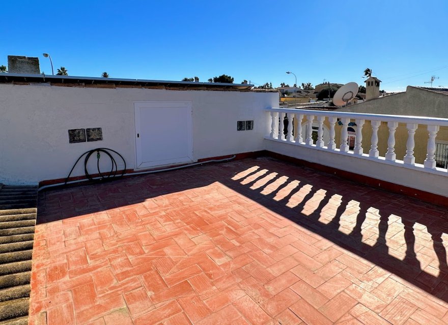 Resale - Villa - Torrevieja - El Chaparral