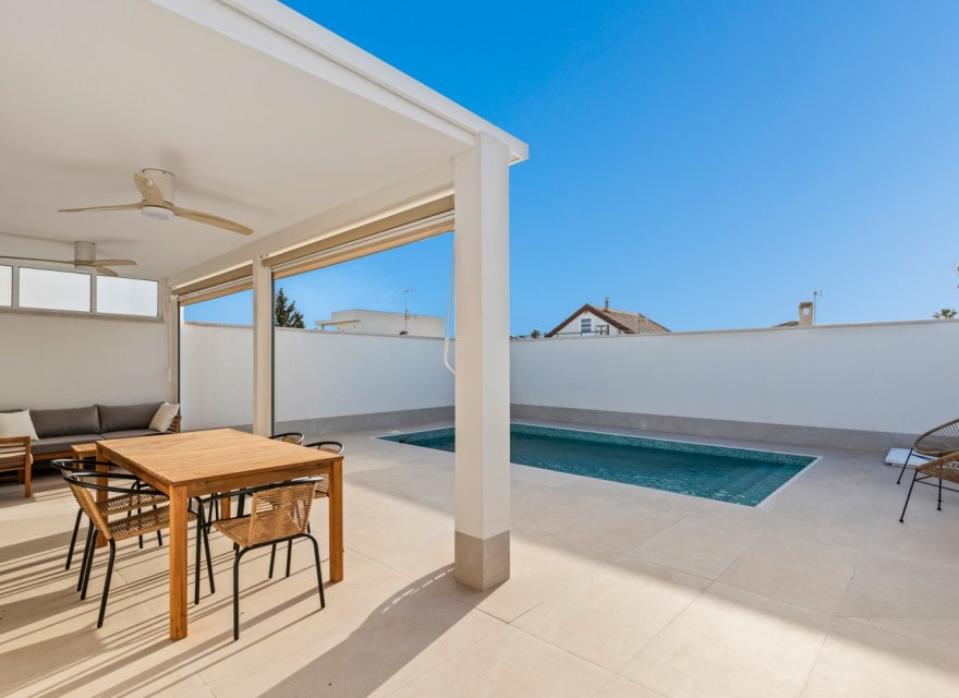 Resale - Villa - Torrevieja - El Chaparral