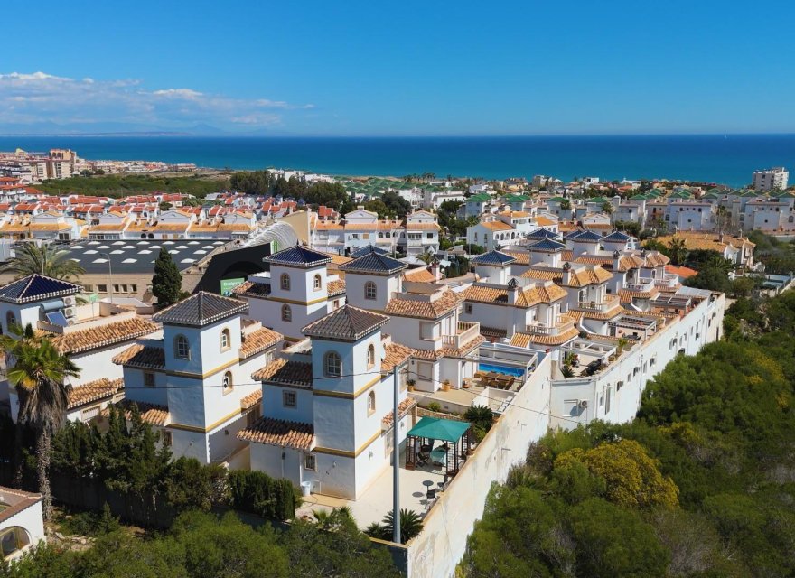 Resale - Villa - Torrevieja - La Mata