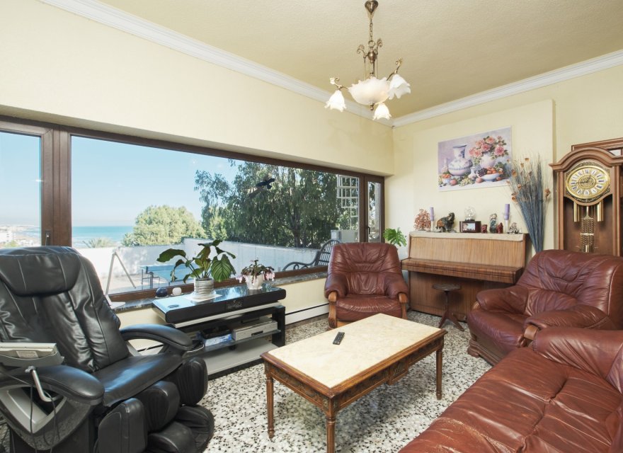 Resale - Villa - Torrevieja - La Mata