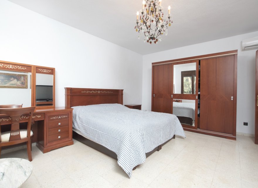 Resale - Villa - Torrevieja - La Mata