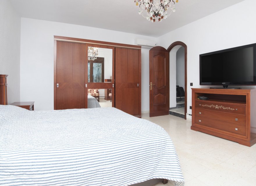 Resale - Villa - Torrevieja - La Mata