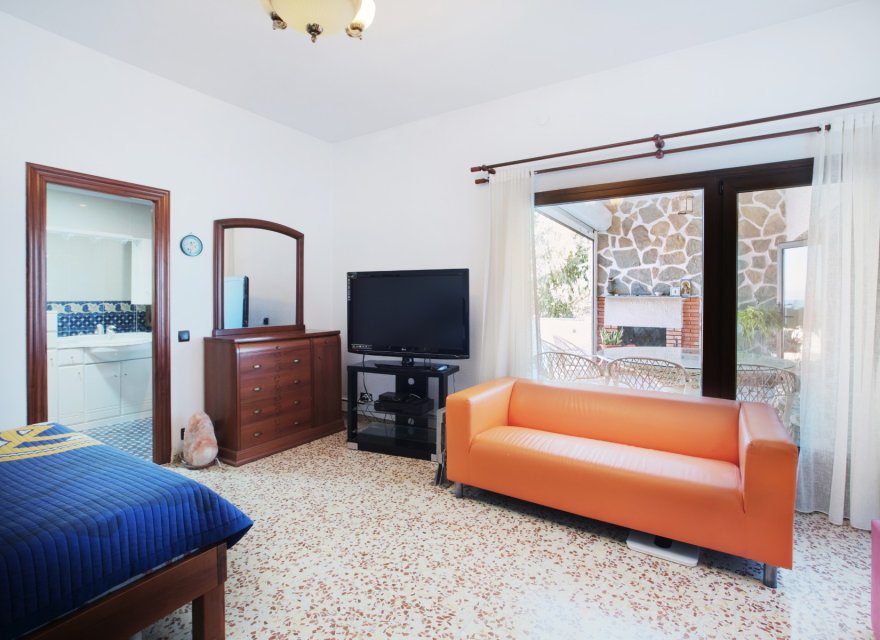 Resale - Villa - Torrevieja - La Mata