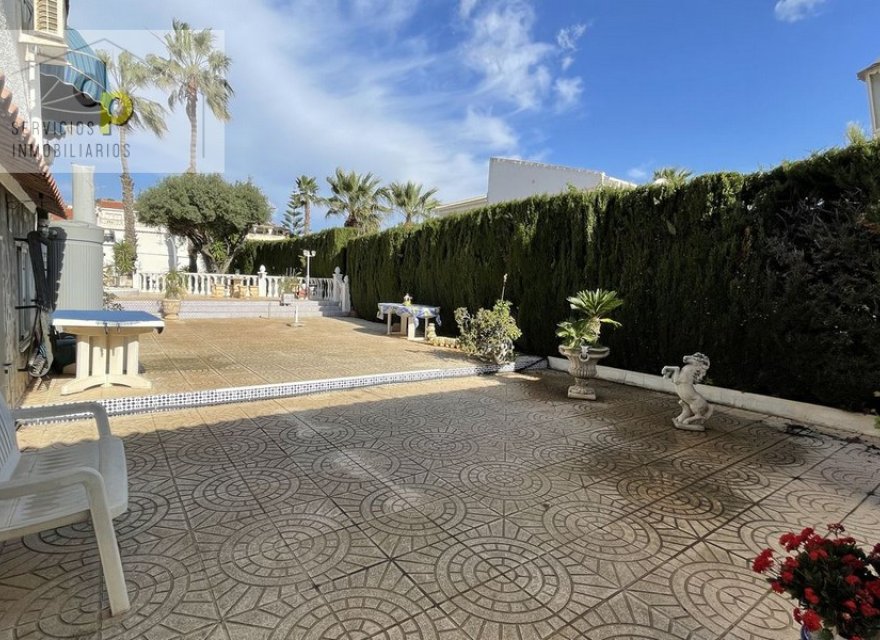 Resale - Villa - Torrevieja - La Siesta