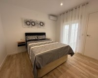 Resale - Villa - Torrevieja - La Siesta