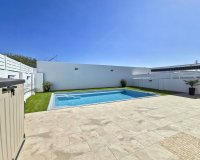 Resale - Villa - Torrevieja - La Siesta