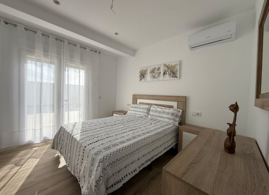 Resale - Villa - Torrevieja - La Siesta