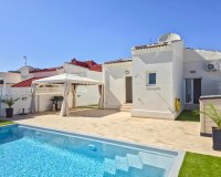 Resale - Villa - Torrevieja - La Siesta