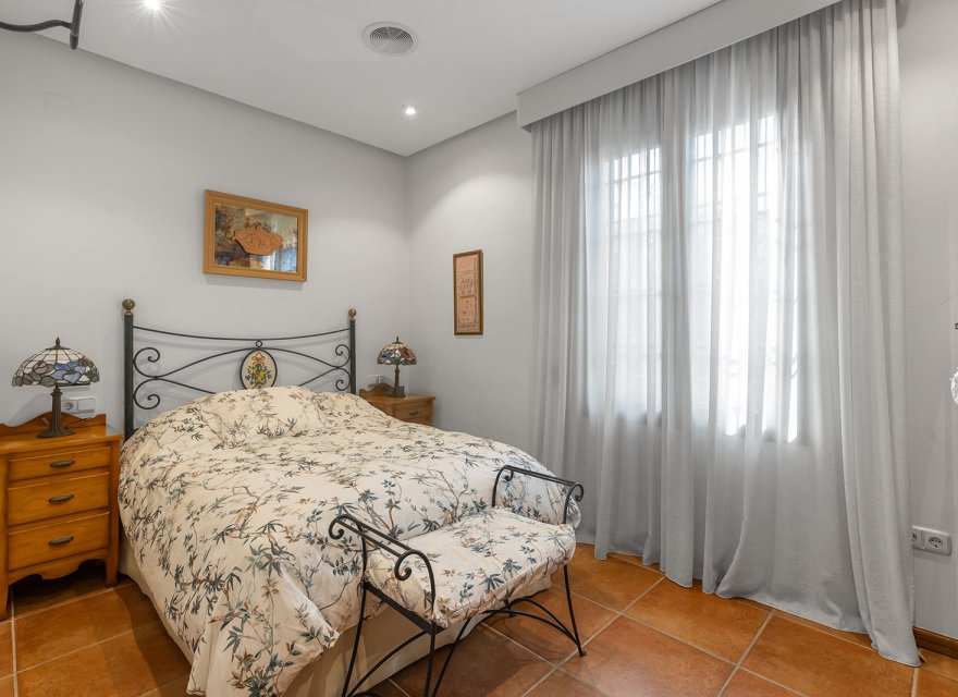 Resale - Villa - Torrevieja - La Veleta