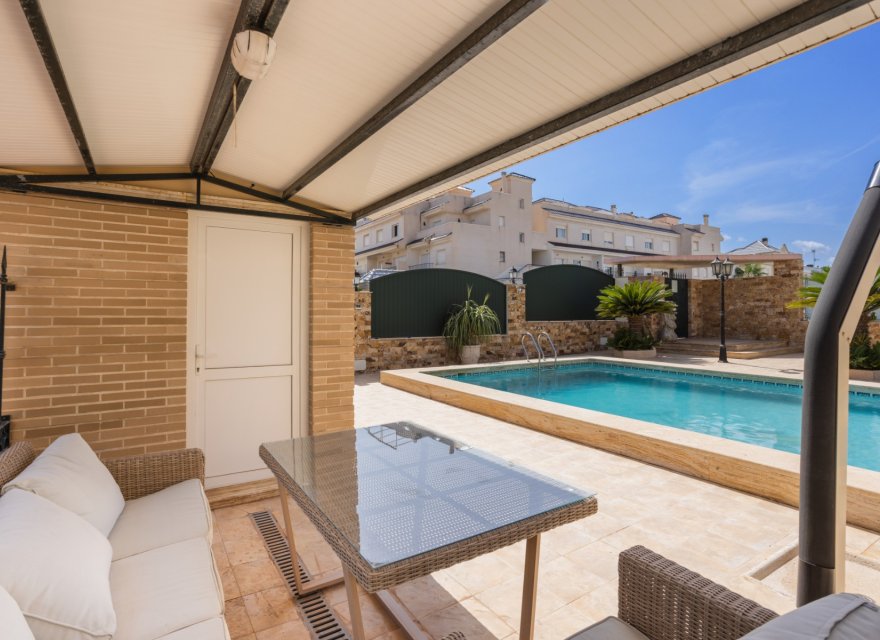 Resale - Villa - Torrevieja - La veleta