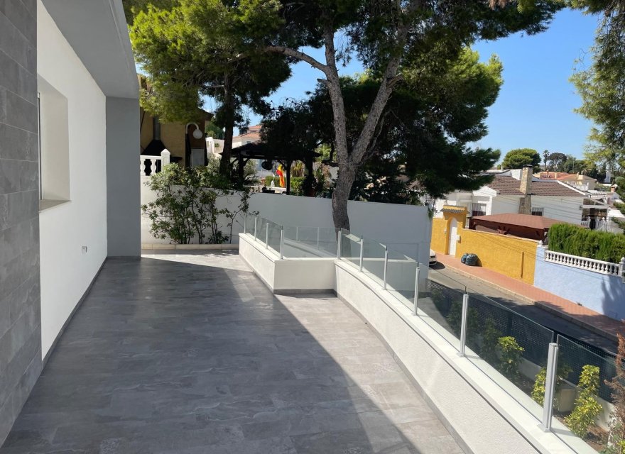 Resale - Villa - Torrevieja - Los Balcones