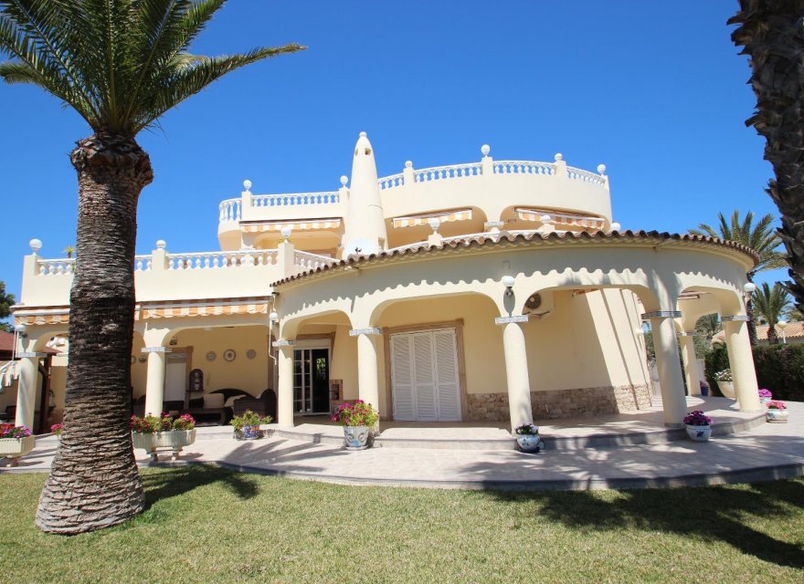 Resale - Villa - Torrevieja - Punta Prima