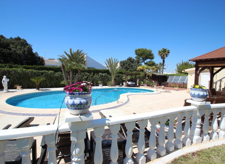 Resale - Villa - Torrevieja - Punta Prima