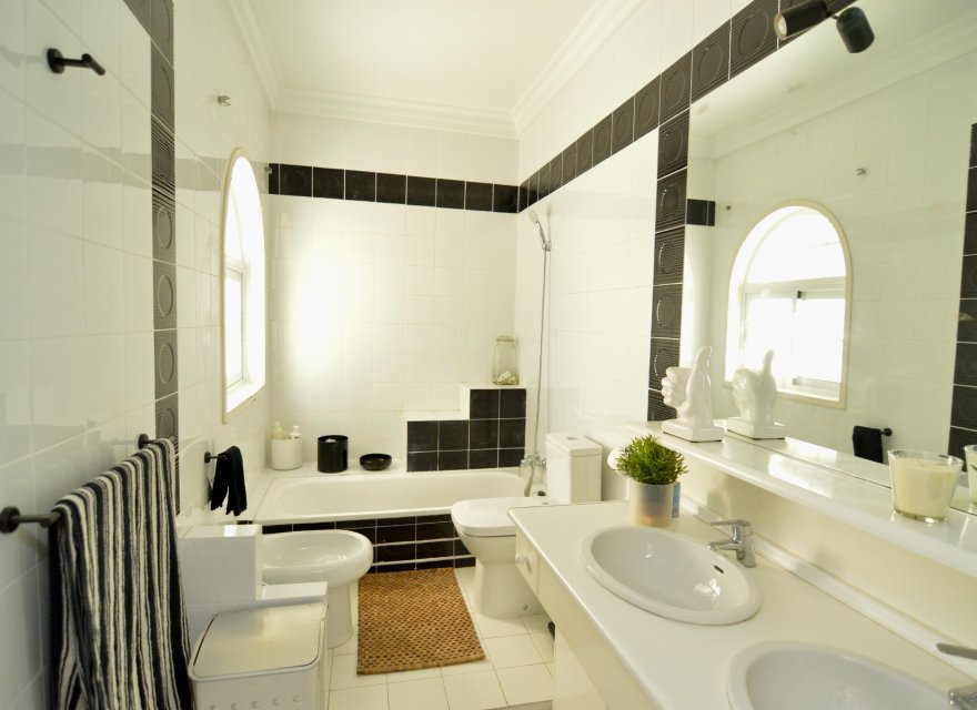 Resale - Villa - Torrevieja - Torreta