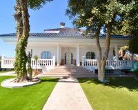 Resale - Villa - Torrevieja - Torreta