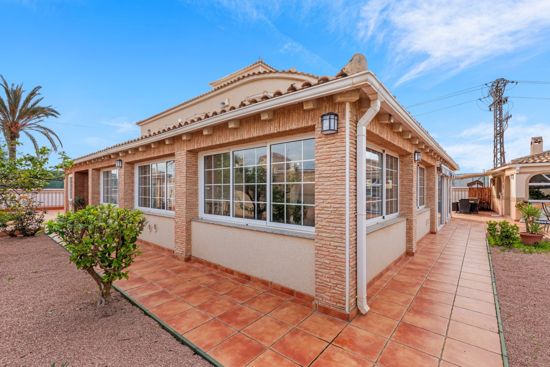 Resale - Villa - Torrevieja