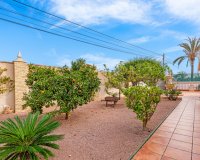 Resale - Villa - Torrevieja
