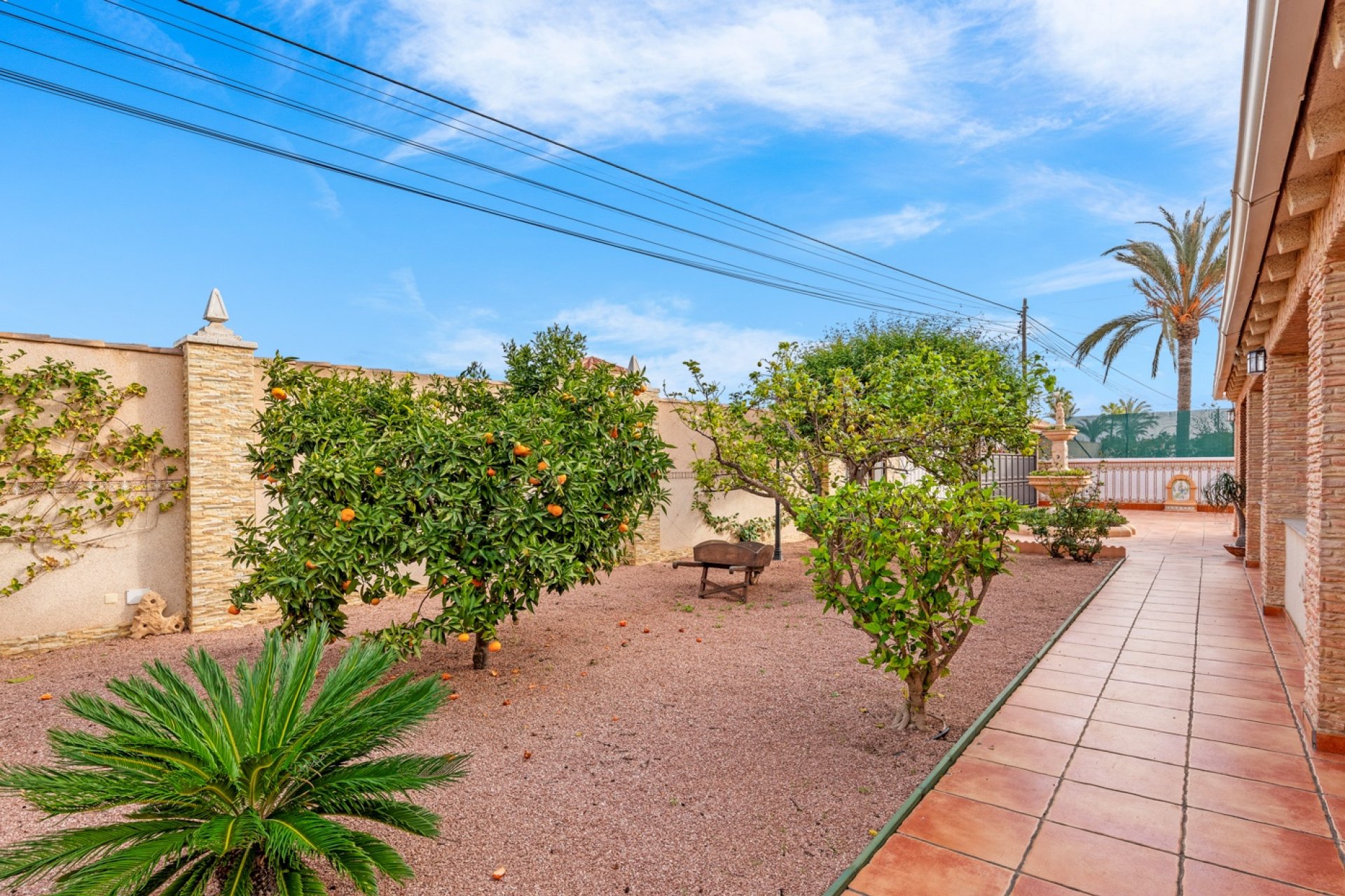 Resale - Villa - Torrevieja