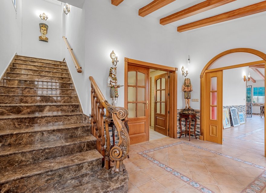 Resale - Villa - Torrevieja