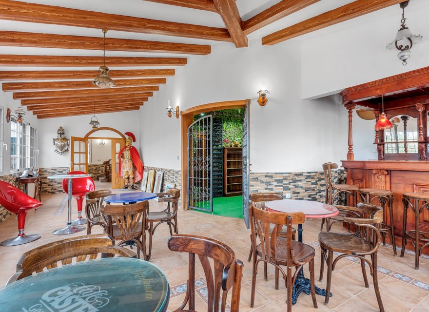 Resale - Villa - Torrevieja