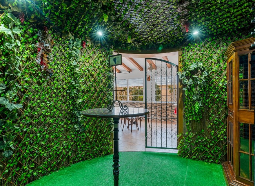 Resale - Villa - Torrevieja