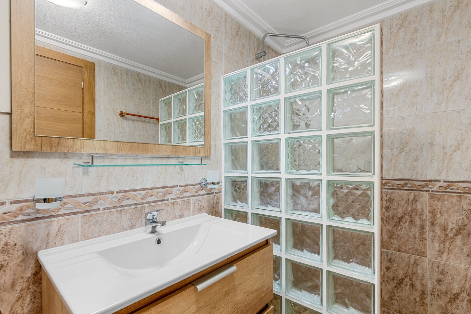 Resale - Villa - Torrevieja