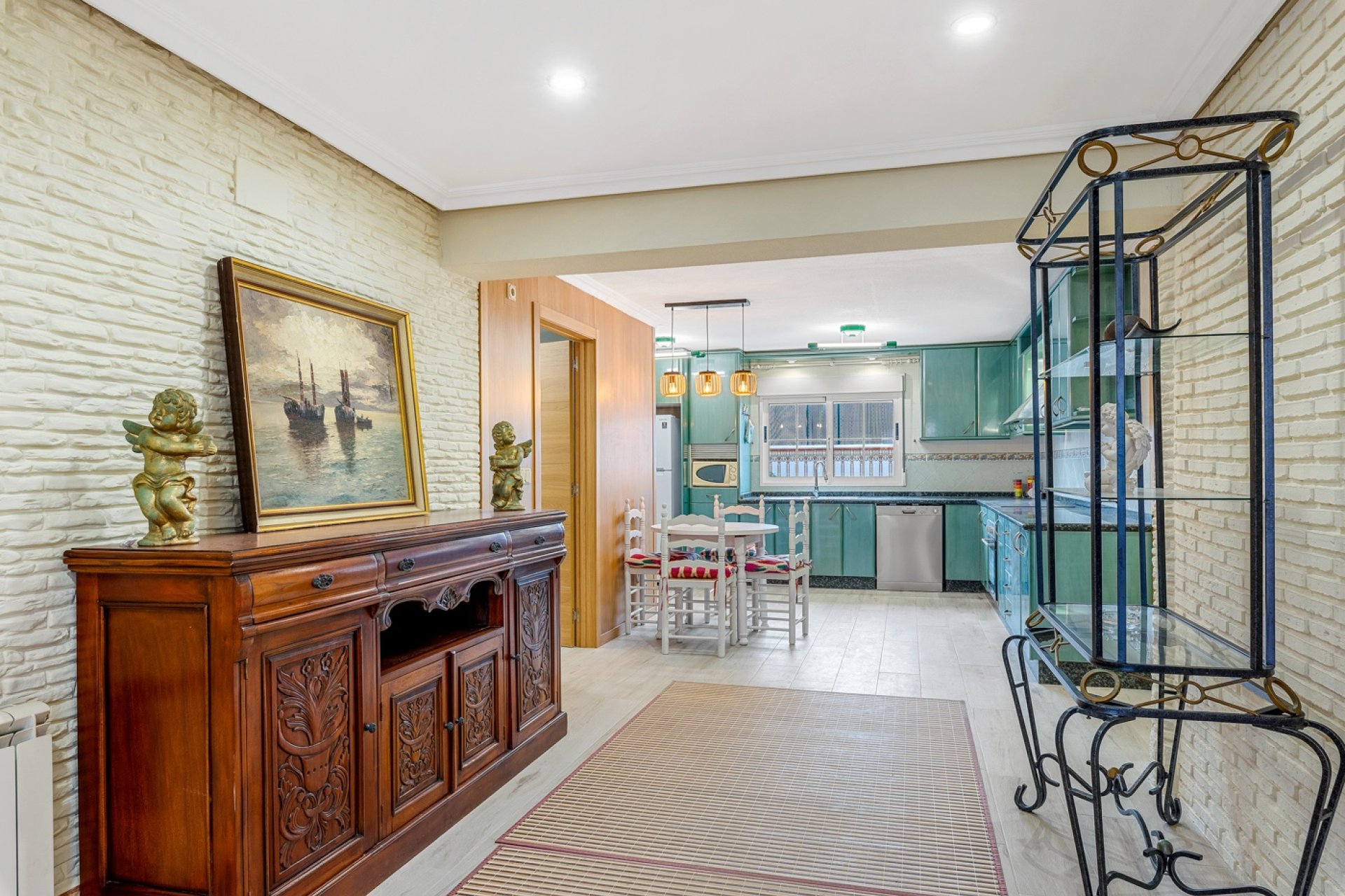 Resale - Villa - Torrevieja