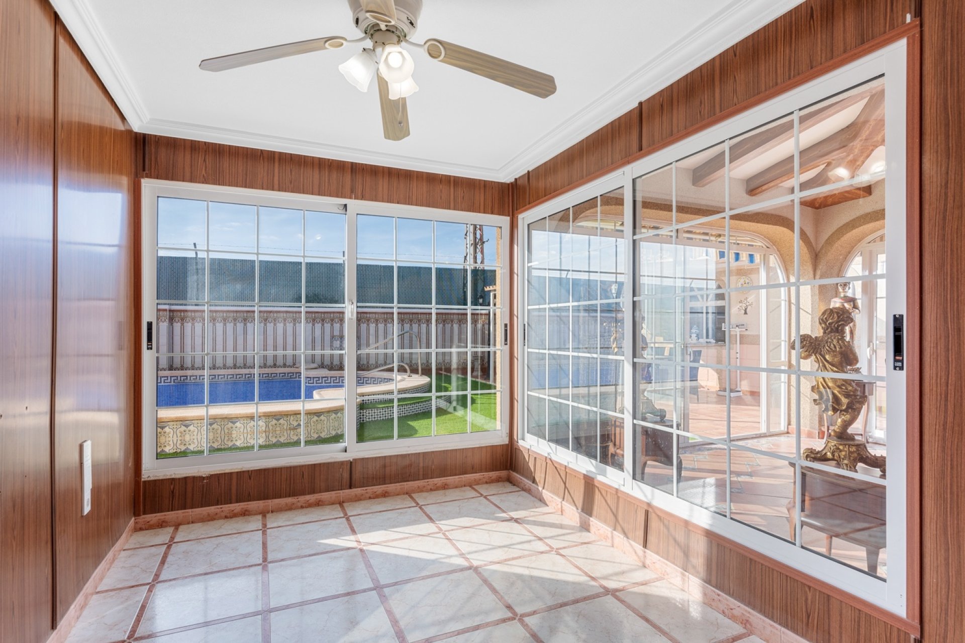 Resale - Villa - Torrevieja