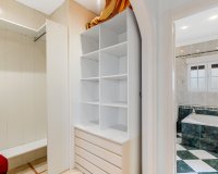 Resale - Villa - Torrevieja