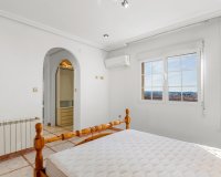 Resale - Villa - Torrevieja