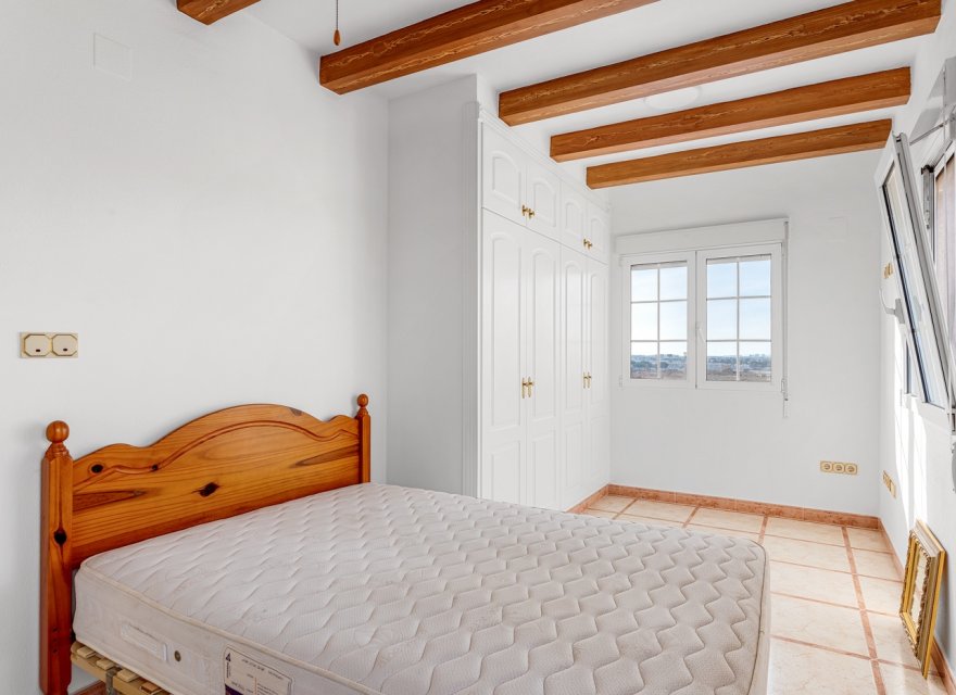 Resale - Villa - Torrevieja