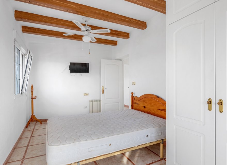 Resale - Villa - Torrevieja