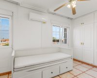 Resale - Villa - Torrevieja