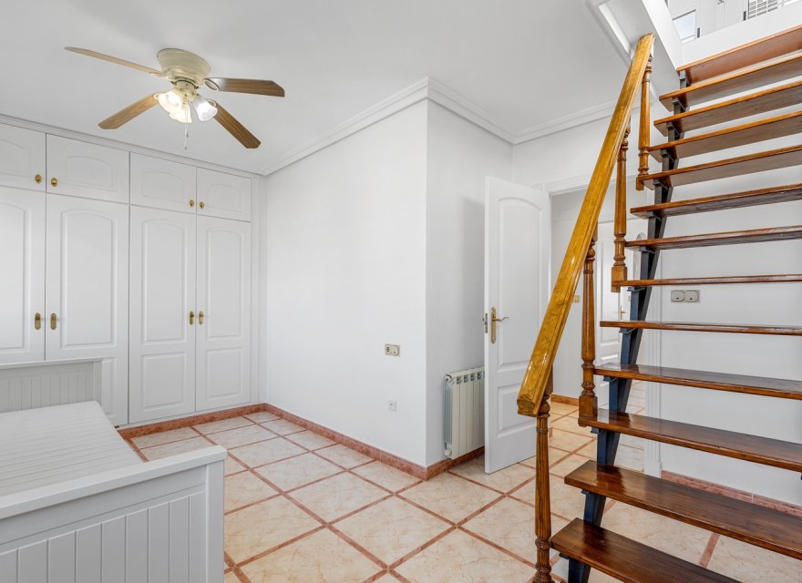 Resale - Villa - Torrevieja