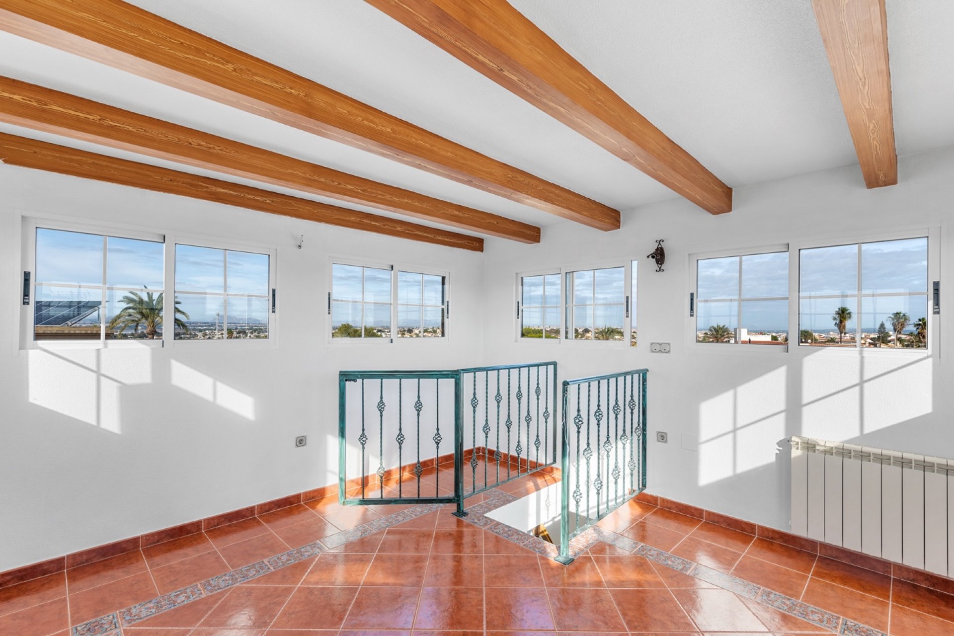 Resale - Villa - Torrevieja