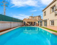 Resale - Villa - Torrevieja