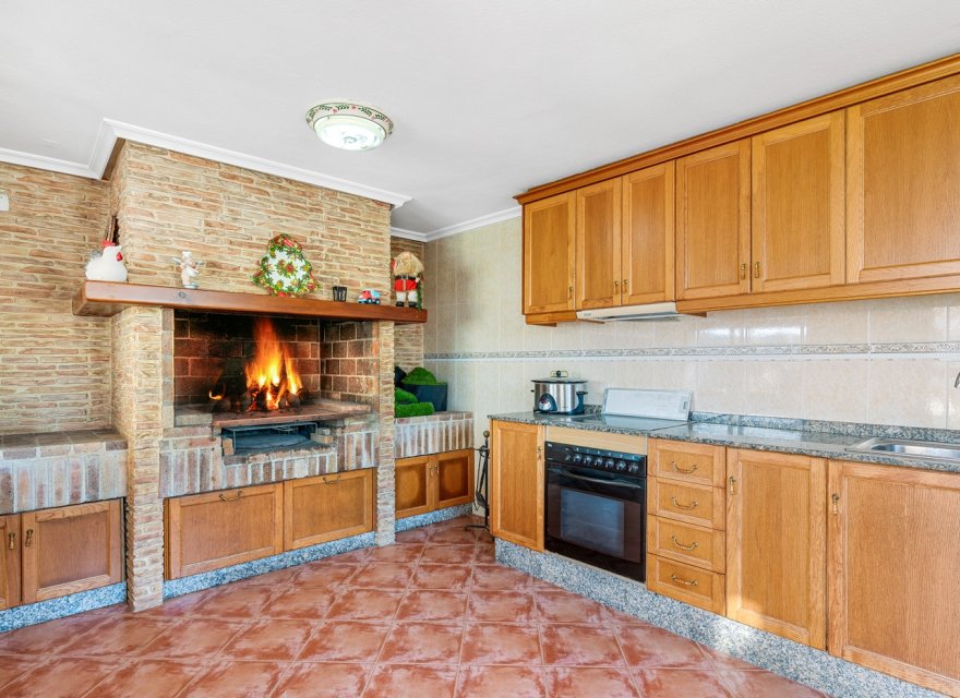 Resale - Villa - Torrevieja