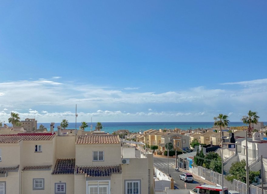 Resale - Villa - Torrevieja