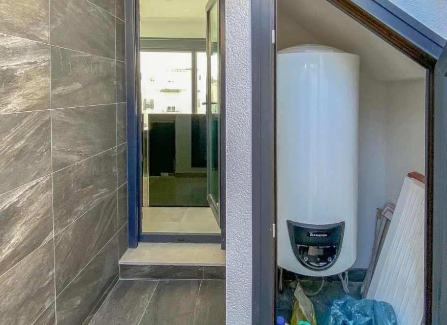 Resale - Villa - Torrevieja