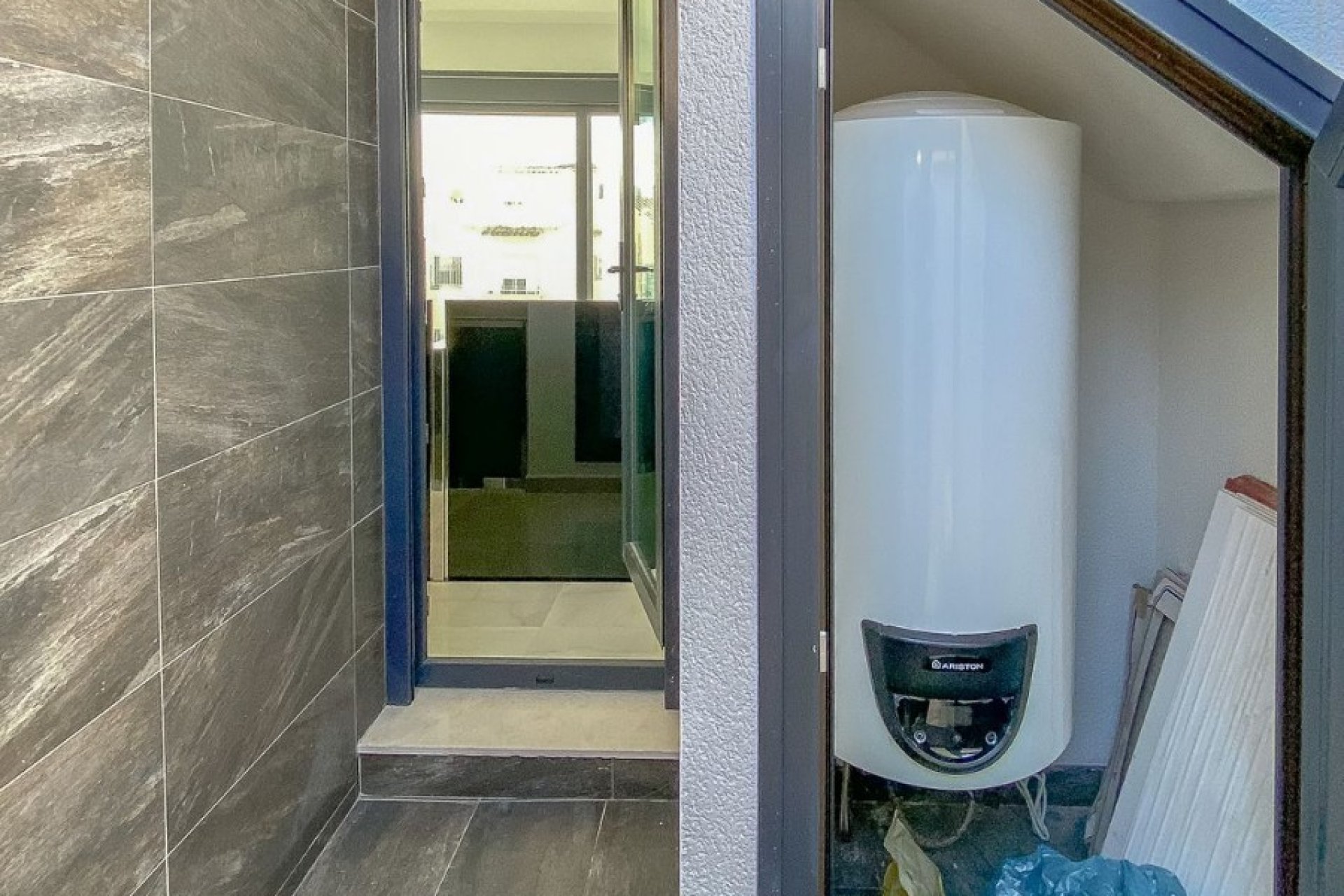 Resale - Villa - Torrevieja