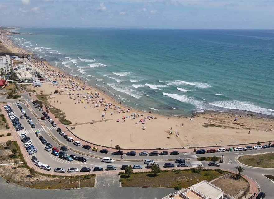 Resale - Villa - Torrevieja