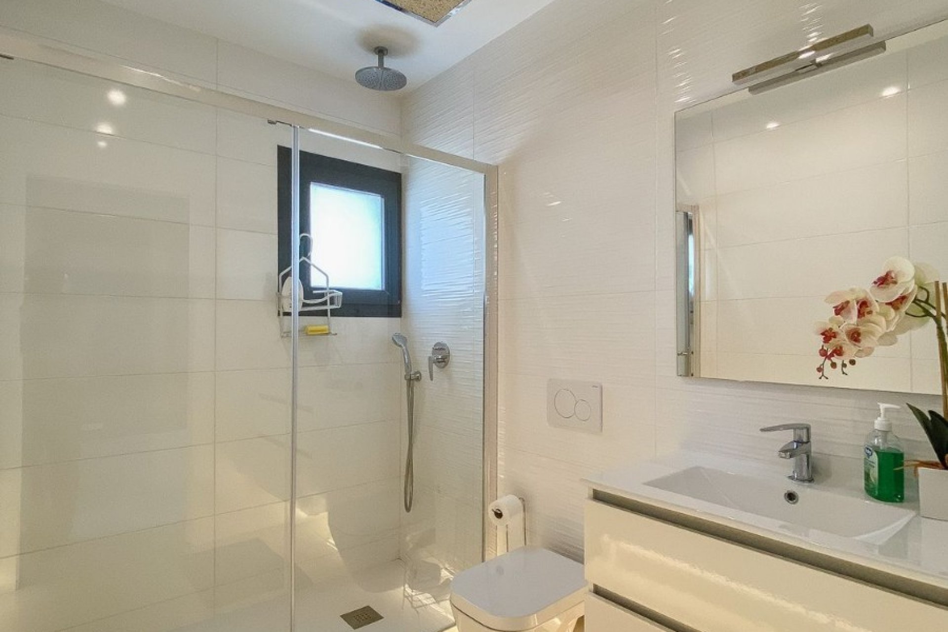 Resale - Villa - Torrevieja