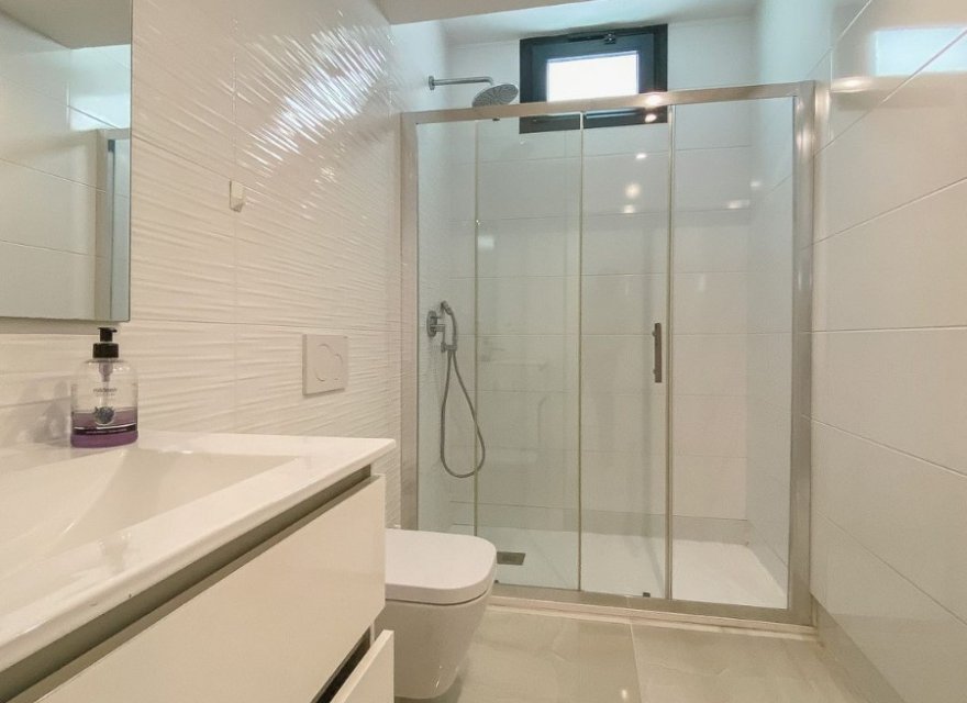 Resale - Villa - Torrevieja