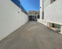 Resale - Villa - Torrevieja