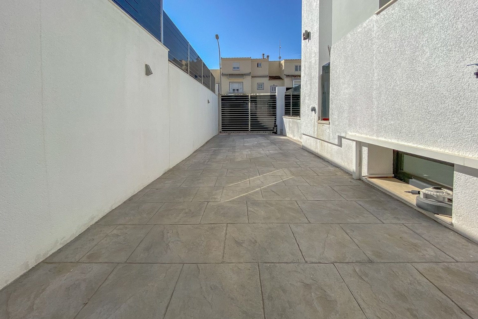 Resale - Villa - Torrevieja