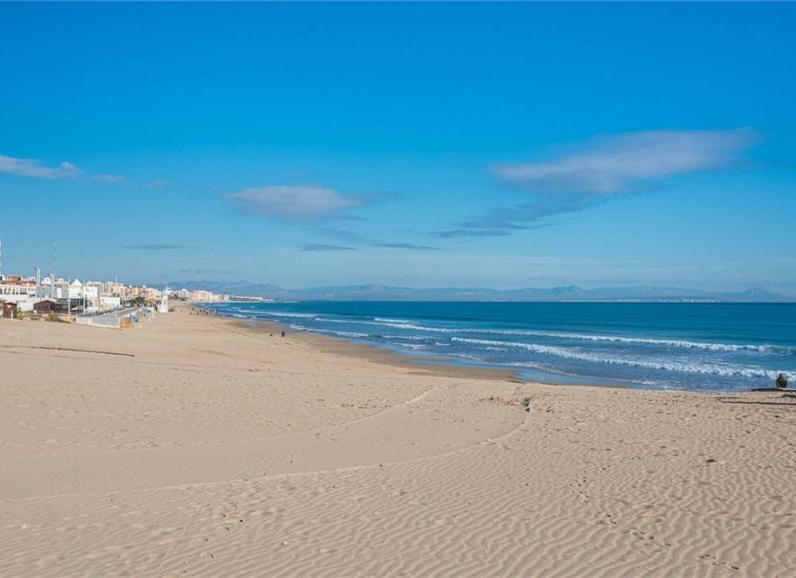 Resale - Villa - Torrevieja