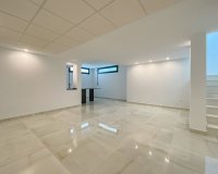 Resale - Villa - Torrevieja